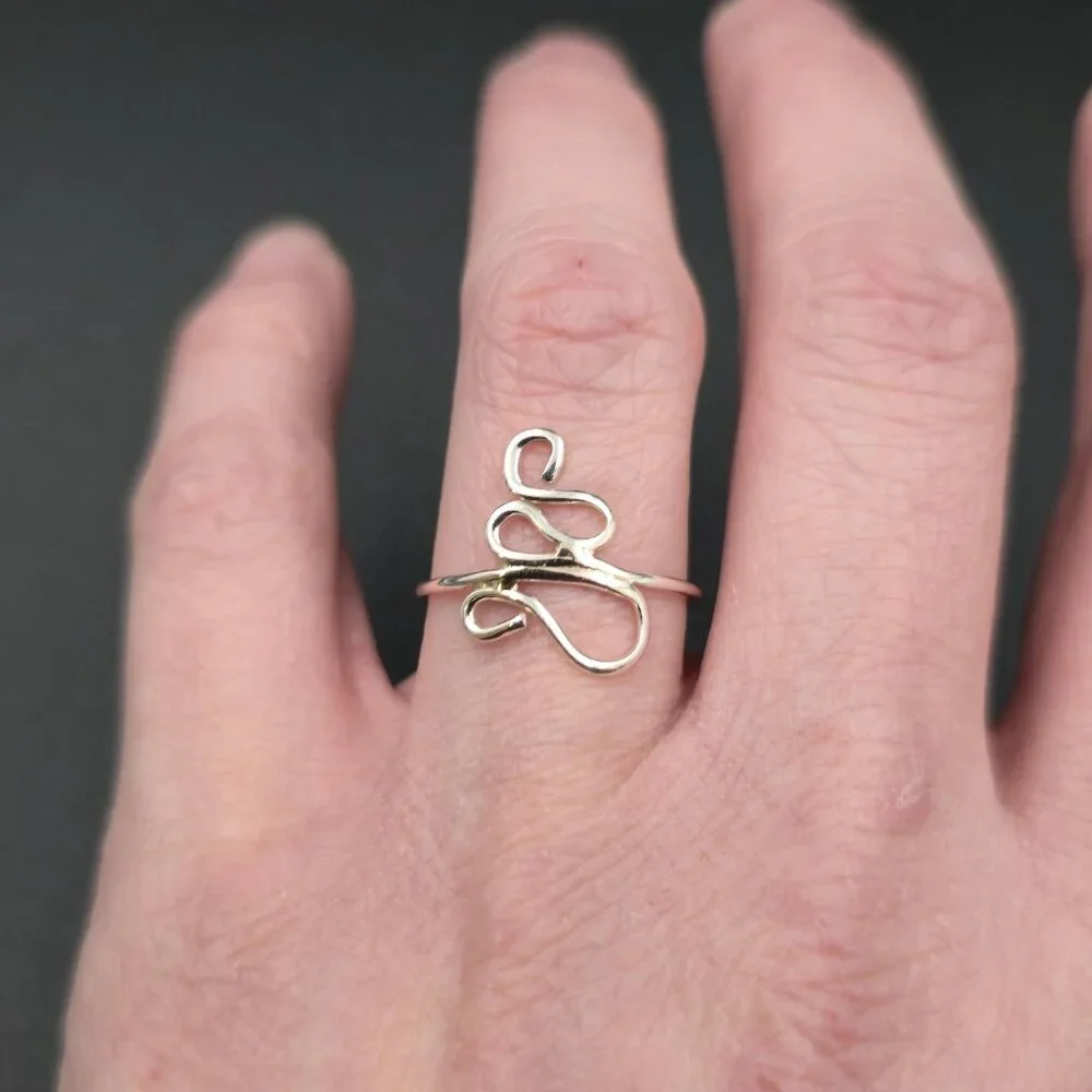 Size 8.25 Sterling Silver Freeform Style Handmade Band Ring A7139 - Picture 3 of 7